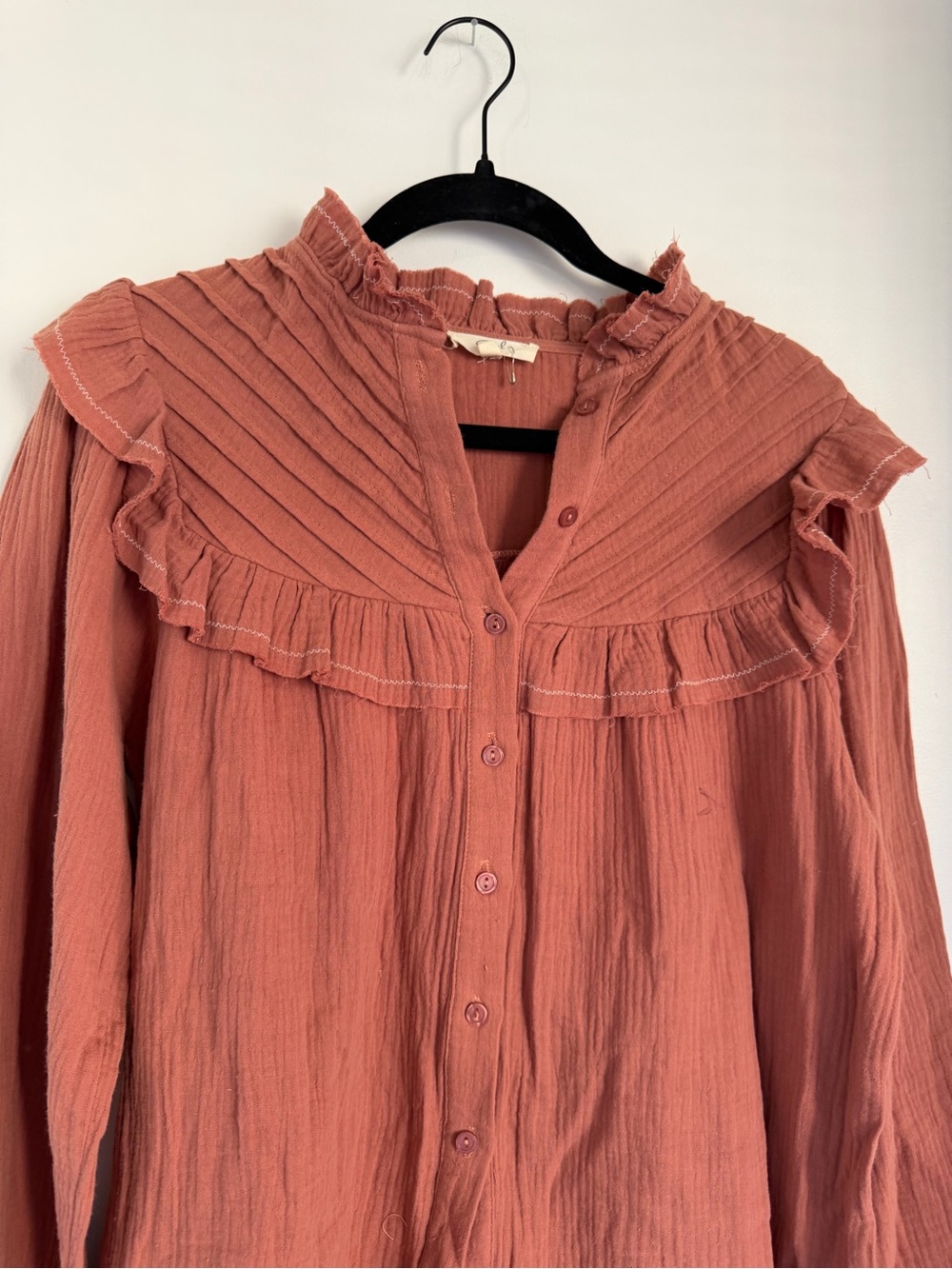 Women's Ruffled Button-Front Blouse - NWT - Picture 3 of 6